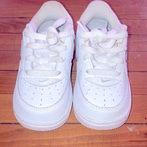Pair of kids Nike Air Force one